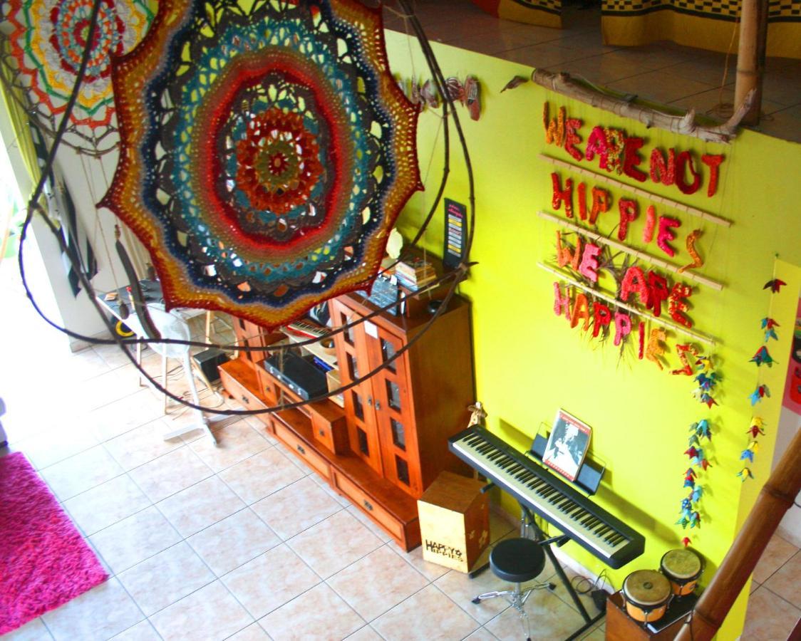 Appartamento Happy Hippies House Sainte-Rose Esterno foto